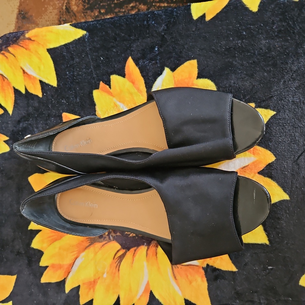Ladies Black Calvin Klein Flats